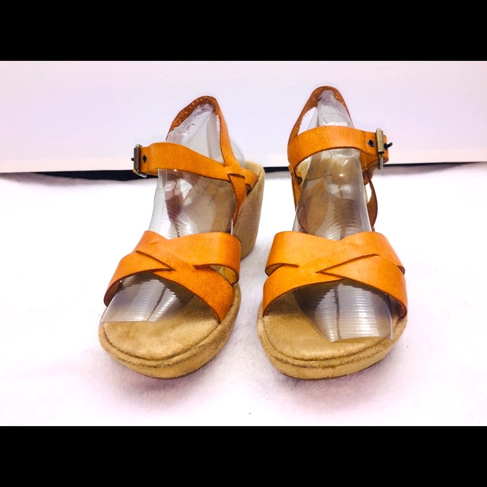 Chinese Laundry Leather Sandals